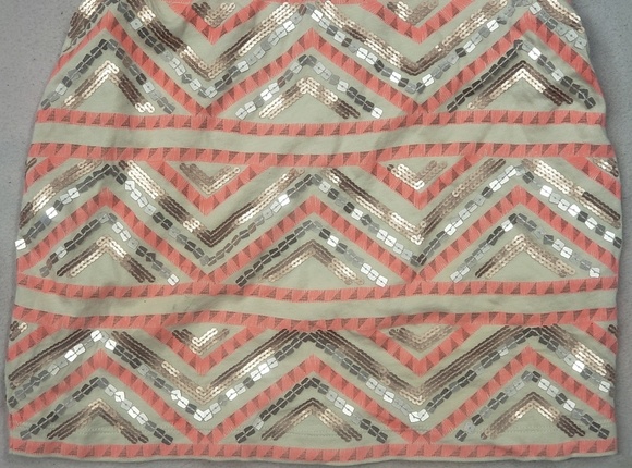 Express mini skirt w/ sequence Aztec xs - Picture 2 of 8